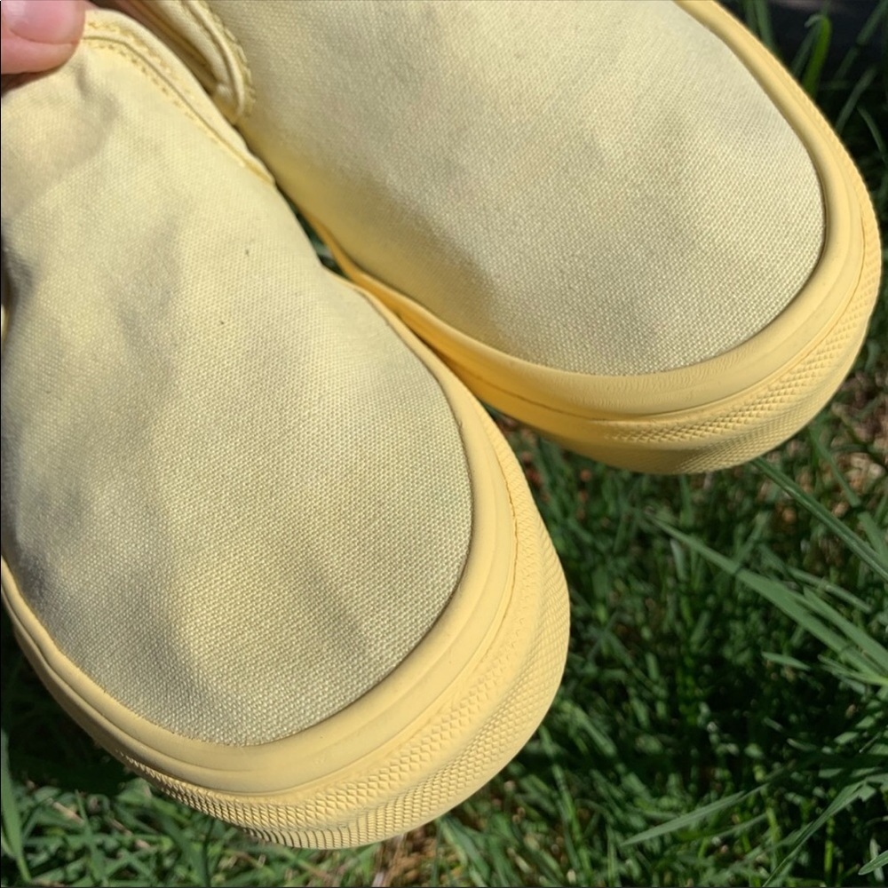 Yellow vans - Picture 6 of 7